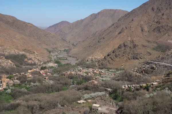 Coronando el Norte de África: La cima del Atlas, una experiencia épica Coronando el Norte de África: La cima del Atlas, una experiencia épica