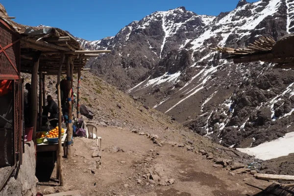 Coronando el Norte de África: La cima del Atlas, una experiencia épica Coronando el Norte de África: La cima del Atlas, una experiencia épica