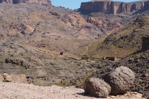 Formaciones extraordinarias, nómadas y pastores en las montañas del Saghro Formaciones extraordinarias, nómadas y pastores en las montañas del Saghro