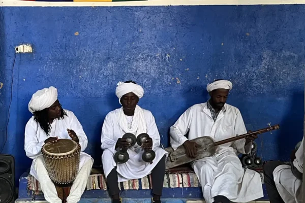 Vida nómada, dunas y vida salvaje: un safari que trasciende lo convencional Vida nómada, dunas y vida salvaje: un safari que trasciende lo convencional