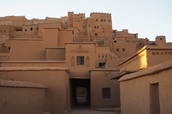 Hasta donde llegue el Draa: explorando el límite entre el desierto y la vida amazigh Hasta donde llegue el Draa: explorando el límite entre el desierto y la vida amazigh